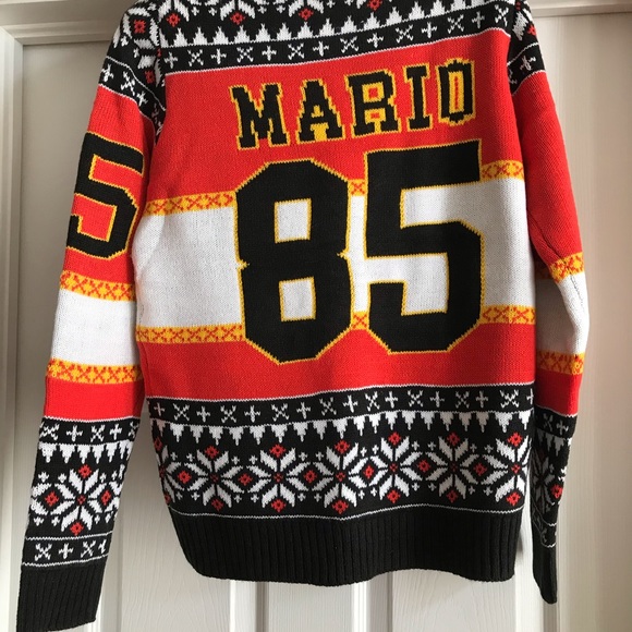 Boys NWT Super Mario Sweater - Picture 2 of 5